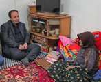 دیدار مدیرکل بنیاد شهید و امورایثارگران آذربایجان غربی با مادر شهید «محرم اسدی» در نوشین شهر ارومیه 